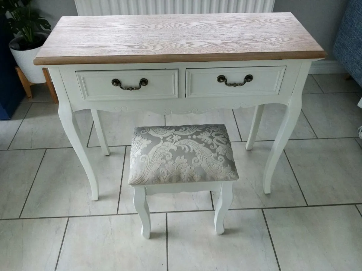 Dressing table and stool - Image 1