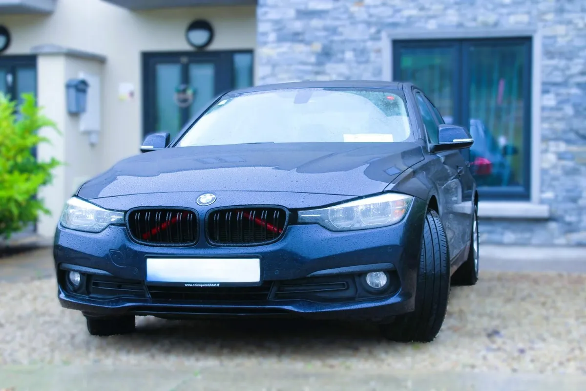 💥2017 BMW 318d 🔵 Mint condition,NCT 02/2027💥 - Image 2