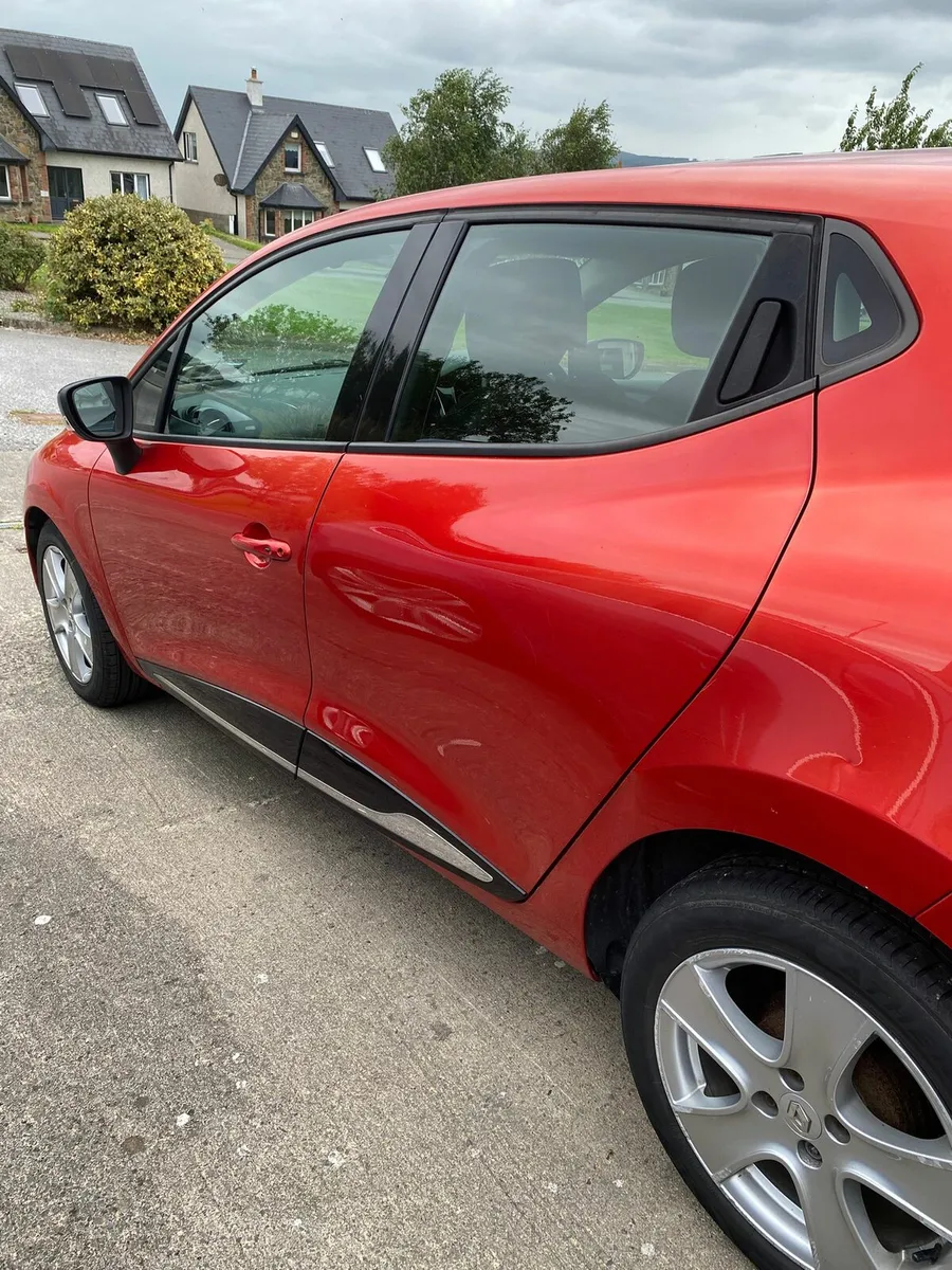 Renault Clio - Image 2