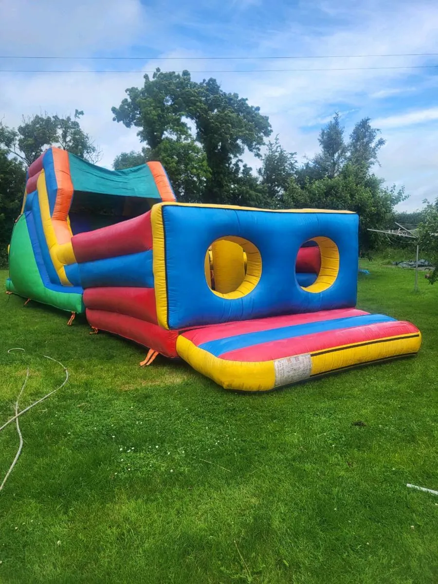 Assault course bouncy castle - Image 1