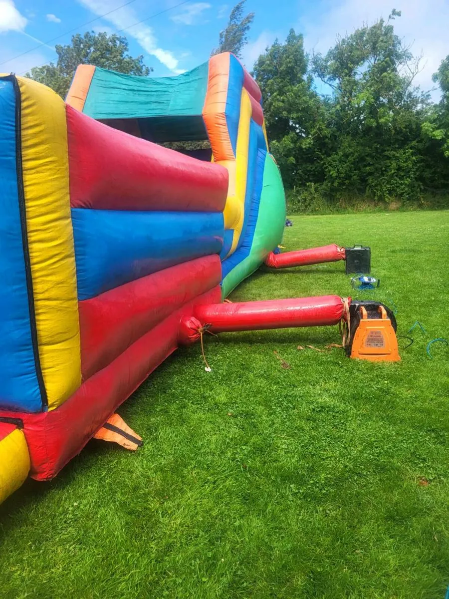 Assault course bouncy castle - Image 3