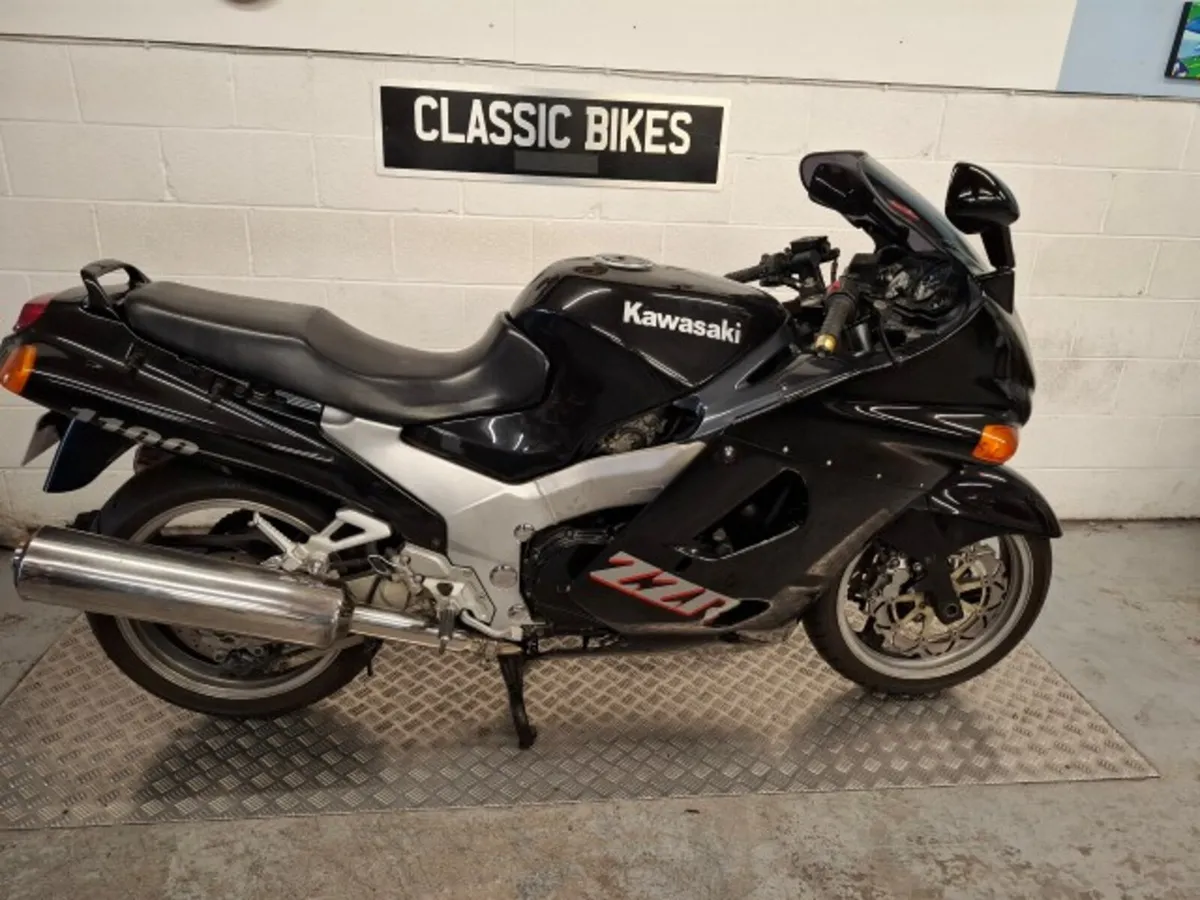 Kawasaki zzr1100 1993 - Image 1