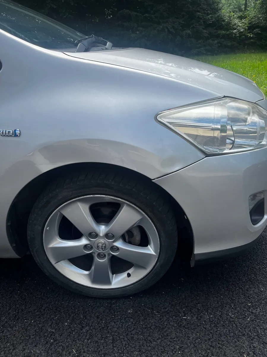 Toyota Auris 2012 - Image 4