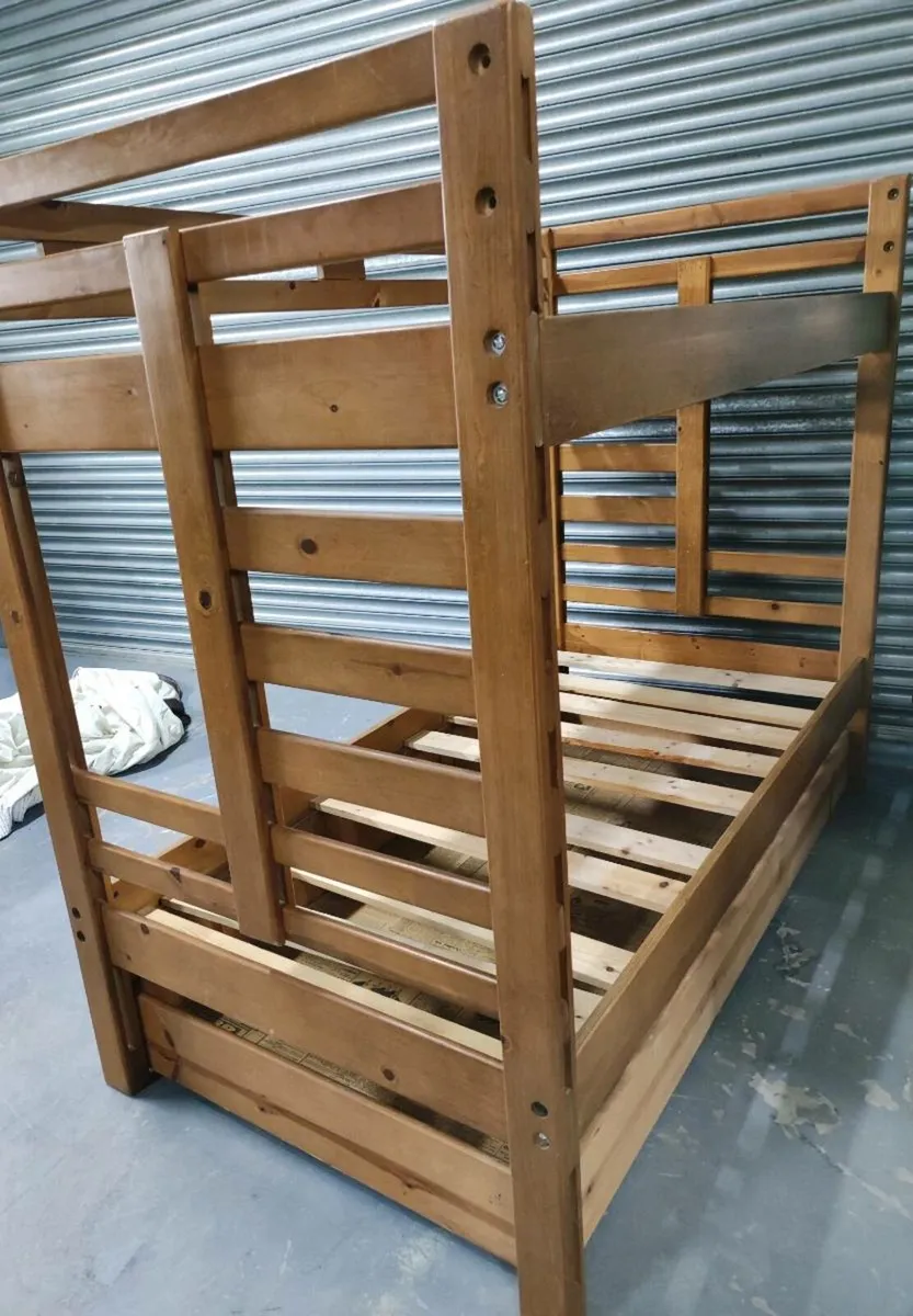 Trundle triple sleeper bunk bed - Image 3