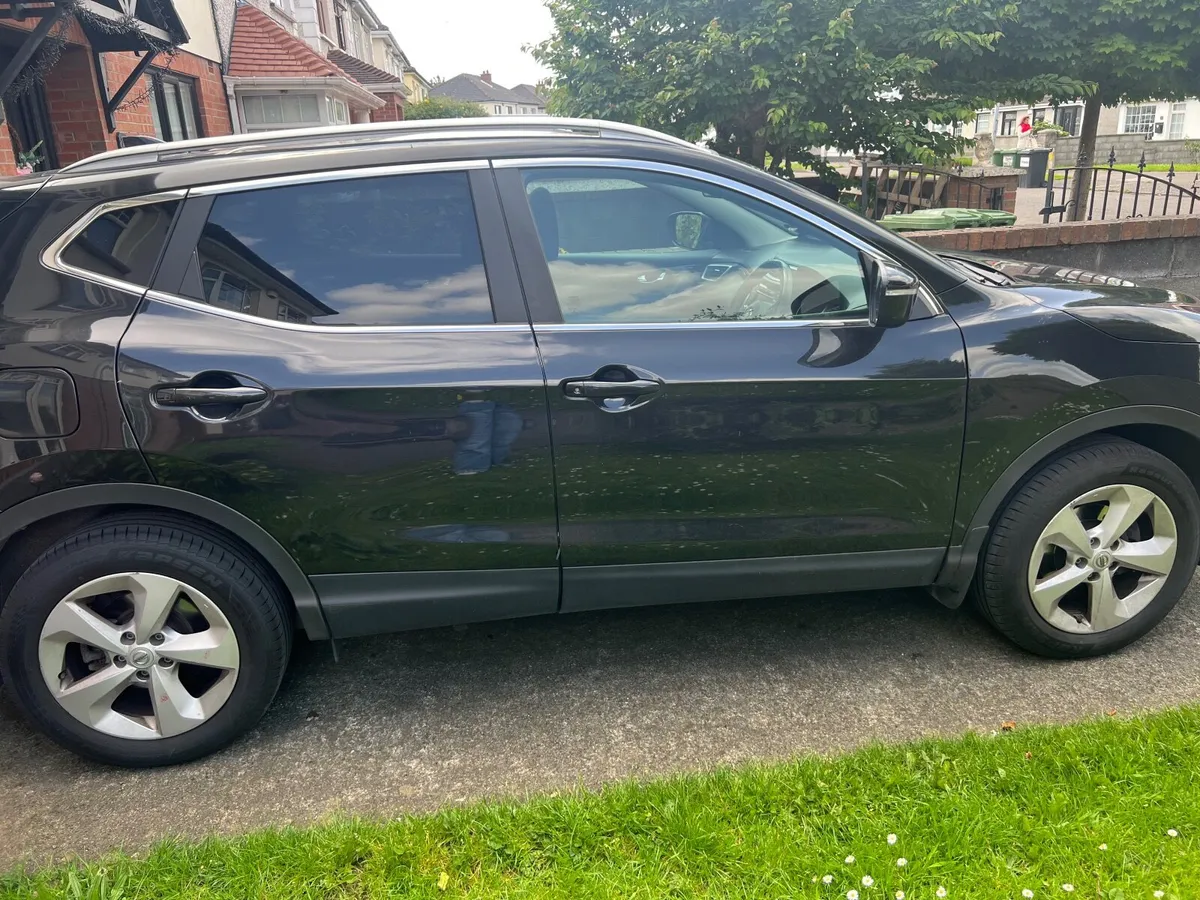 Nissan Qashqai 2019 1.3 SV MY19 4 DR - Image 4