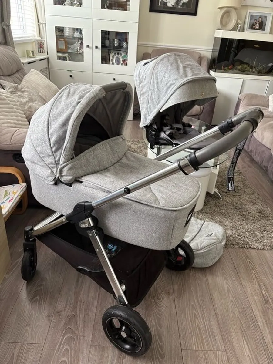 pram - Image 1