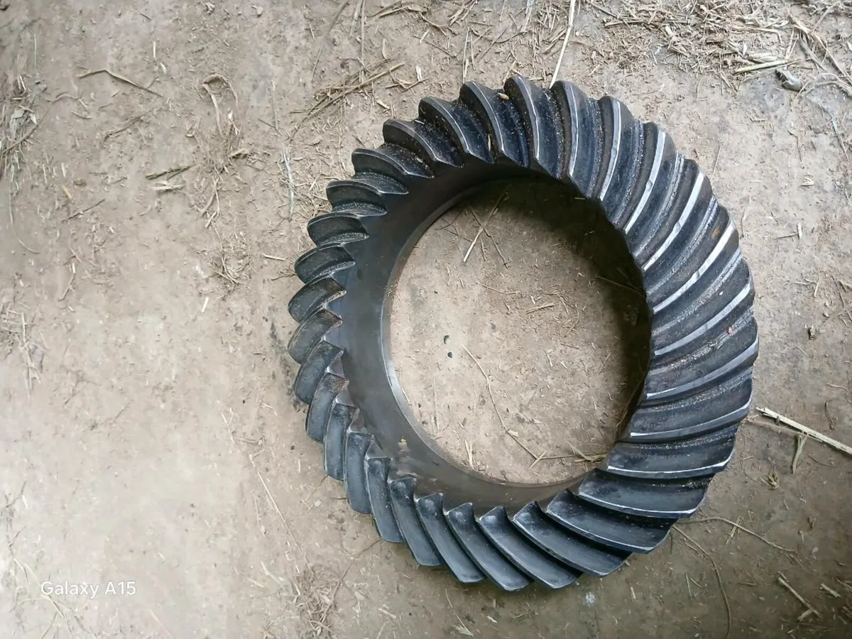 Crown wheel - Image 1