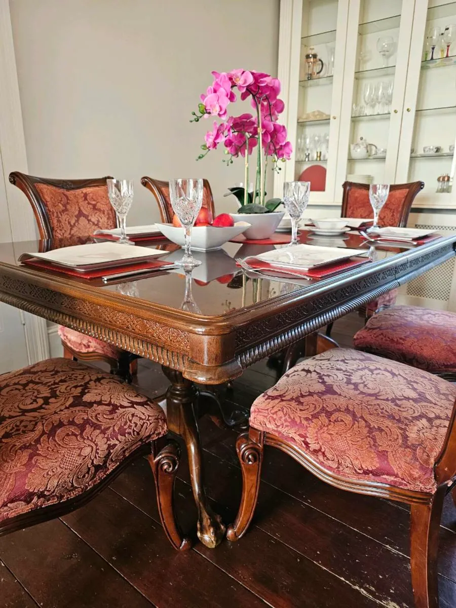 Large table & 8 chairs - Image 4