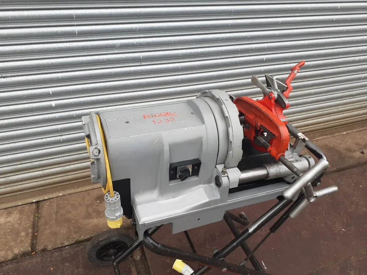 RIDGID 1233 THREADING MACHINE - Image 2