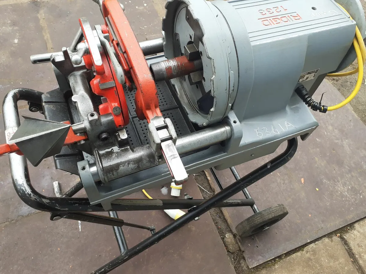 RIDGID 1233 THREADING MACHINE - Image 4