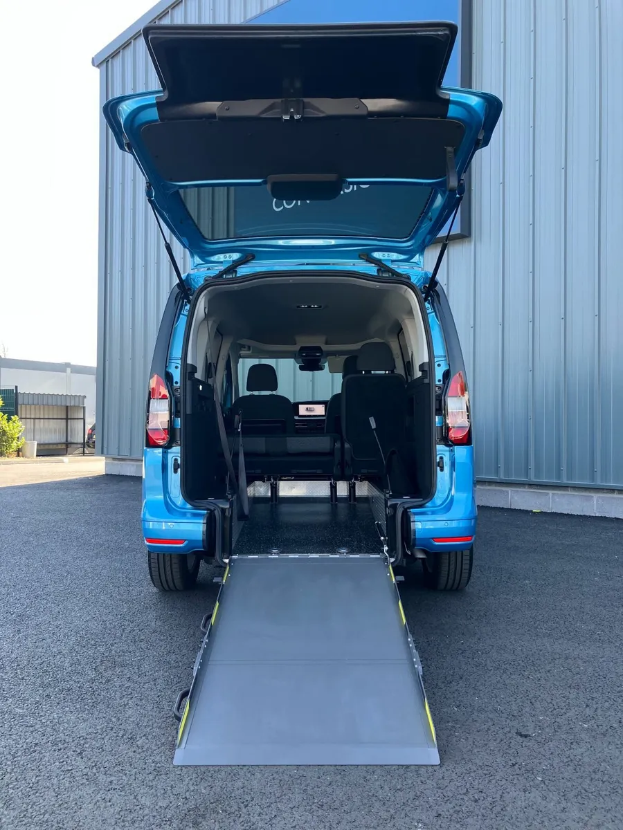 Ford Tourneo Connect 2025 - Image 3