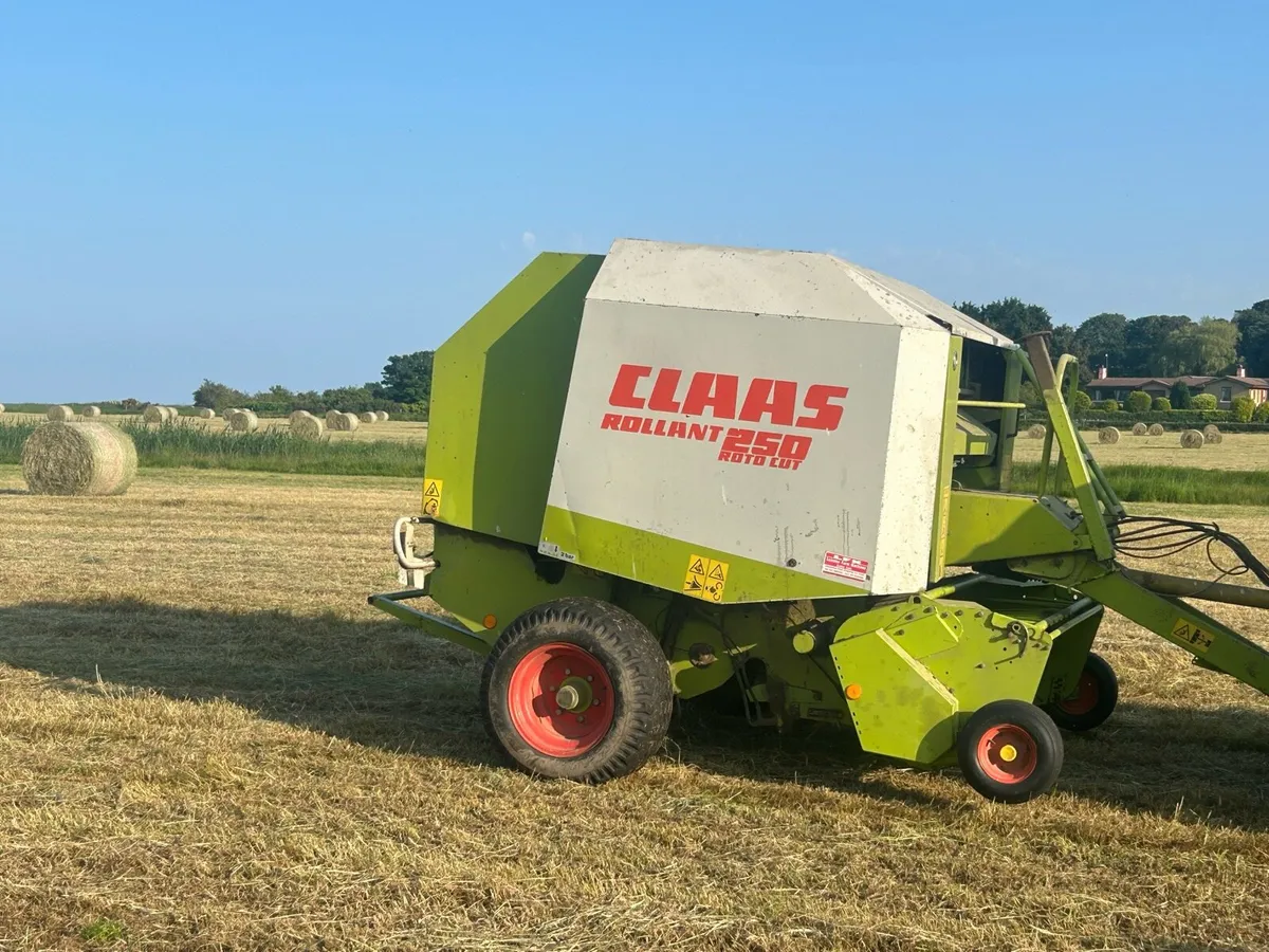 Claas 250 baler - Image 1