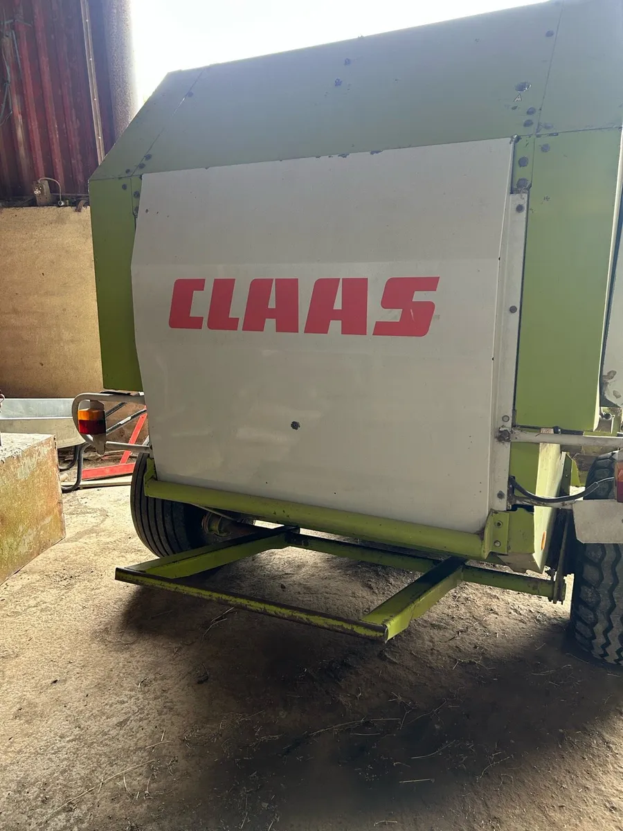 Claas 250 baler - Image 3