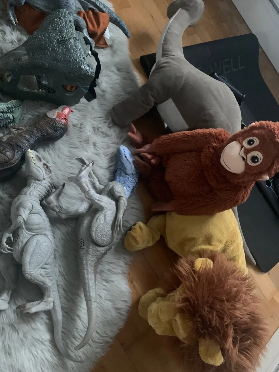 Toys - Image 3