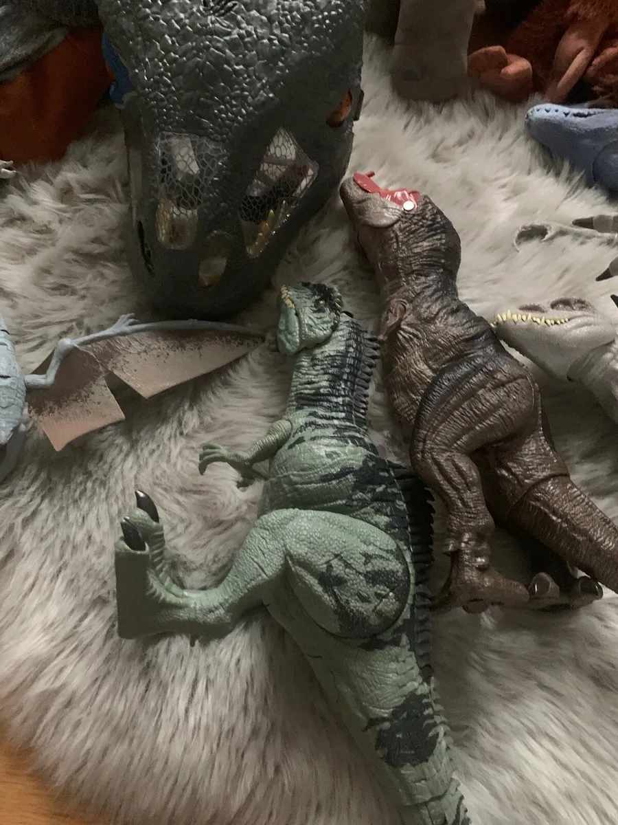 Toys - Image 4