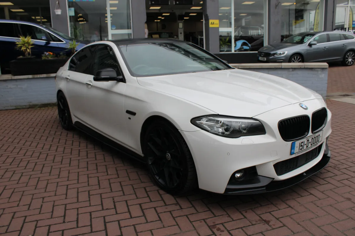 BMW 5-SERIES 523D M-SPORT 4DR SALOON AUTOMATIC - Image 1