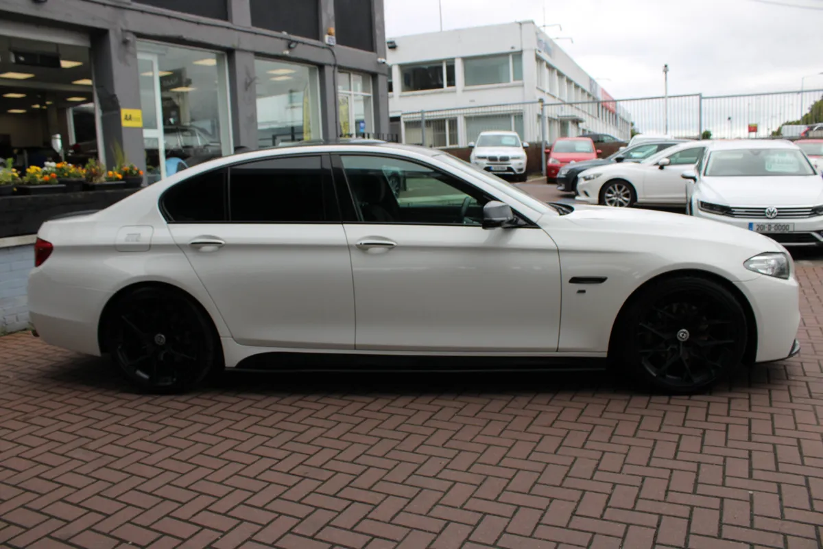 BMW 5-SERIES 523D M-SPORT 4DR SALOON AUTOMATIC - Image 3