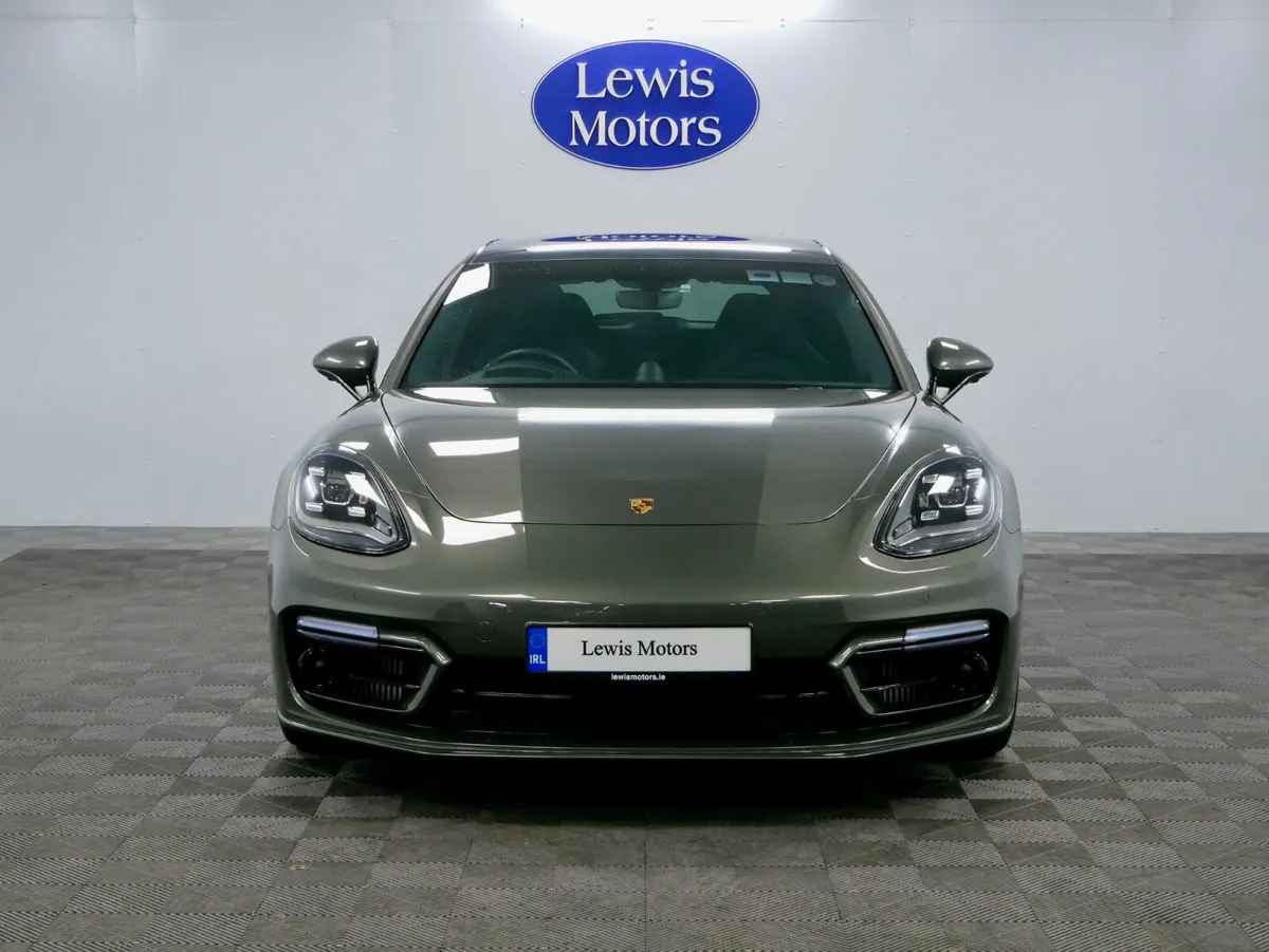 2023 Porsche Panamera E-Hybrid Platinum Edition - Image 3