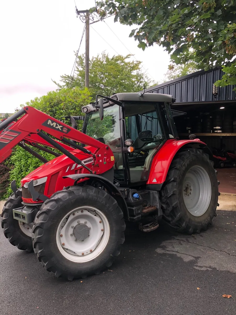 Massey Ferguson 5713sL 2017 Dyna6 - Image 1
