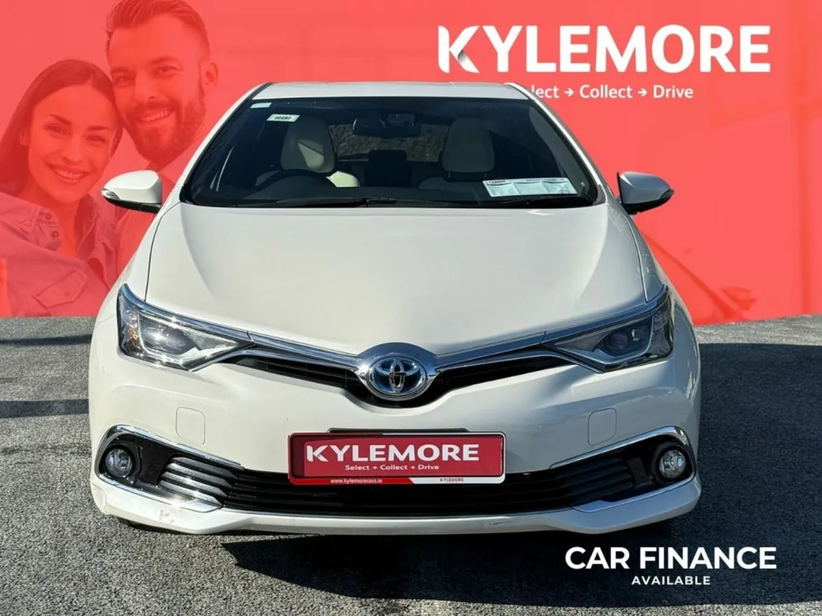 Toyota Auris 1.8 COMPACT HYBRID - DIAMOND ALLOYS - - Image 3