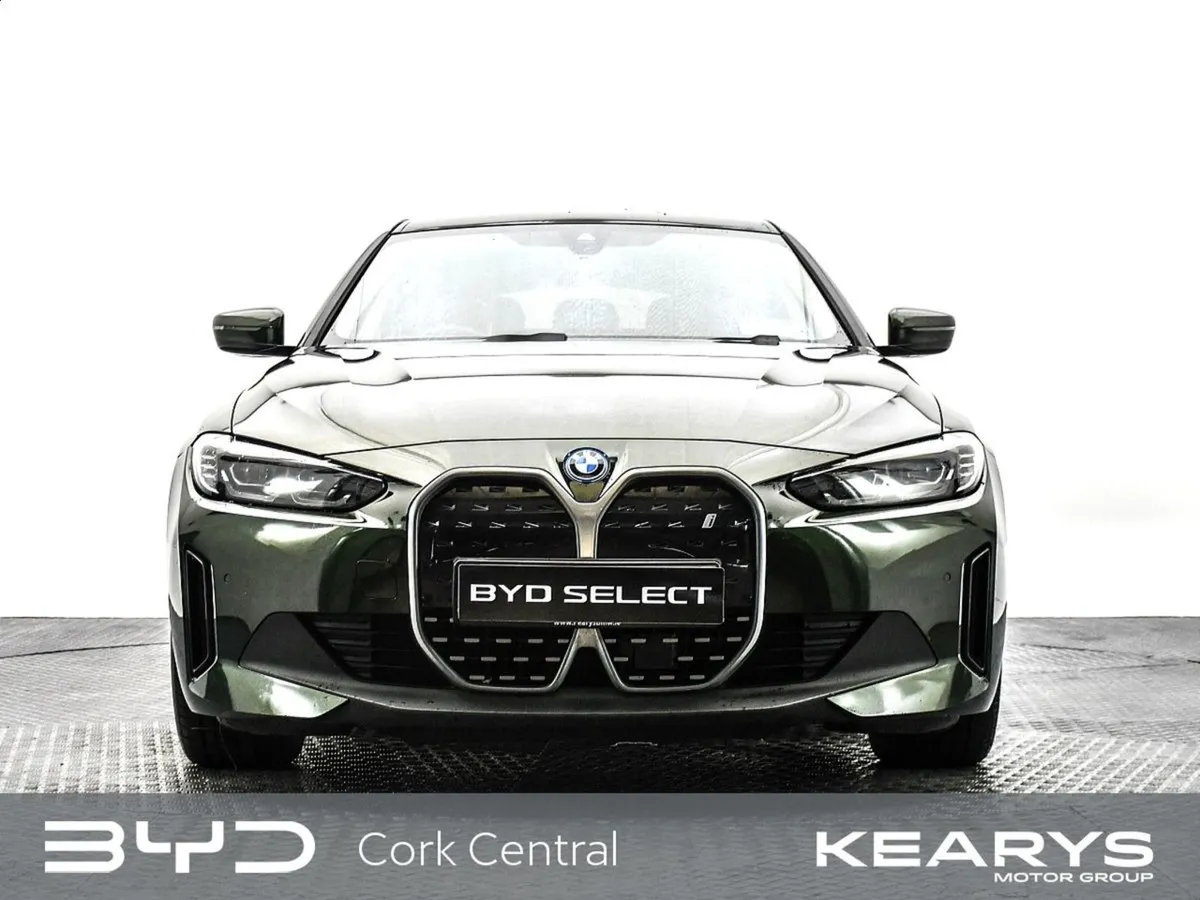 BMW i4 Edrive40 Sport One Owner Car - Image 4