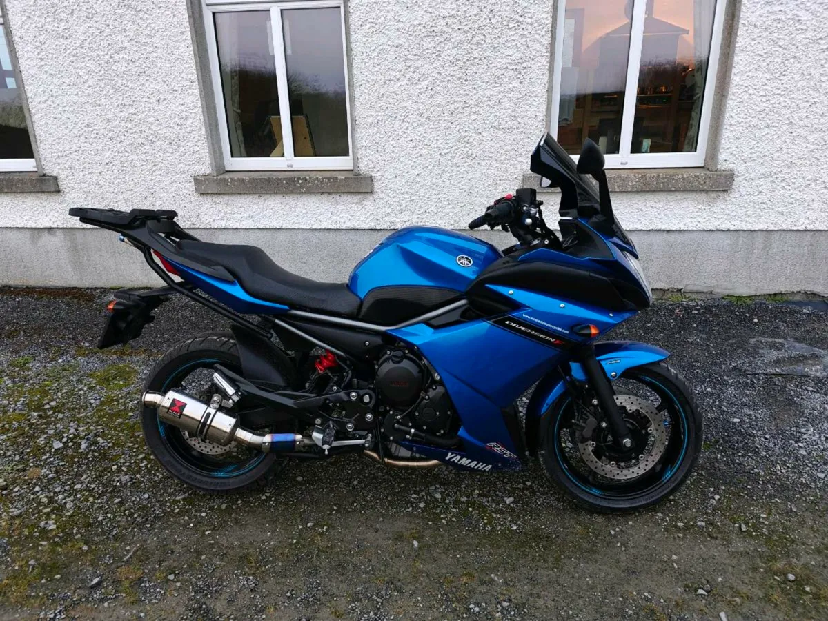 Yamaha XJ6 Diversion F 2015 - Image 2