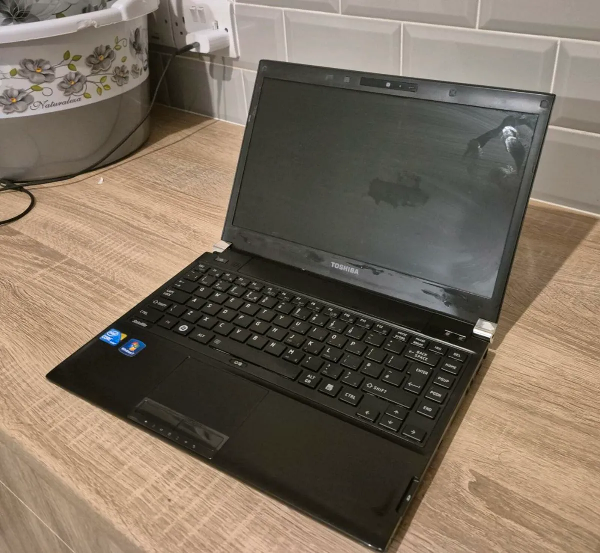 TOSHIBA SATELLITE R830-182 INTEL CORE I5 2ND GEN - Image 1