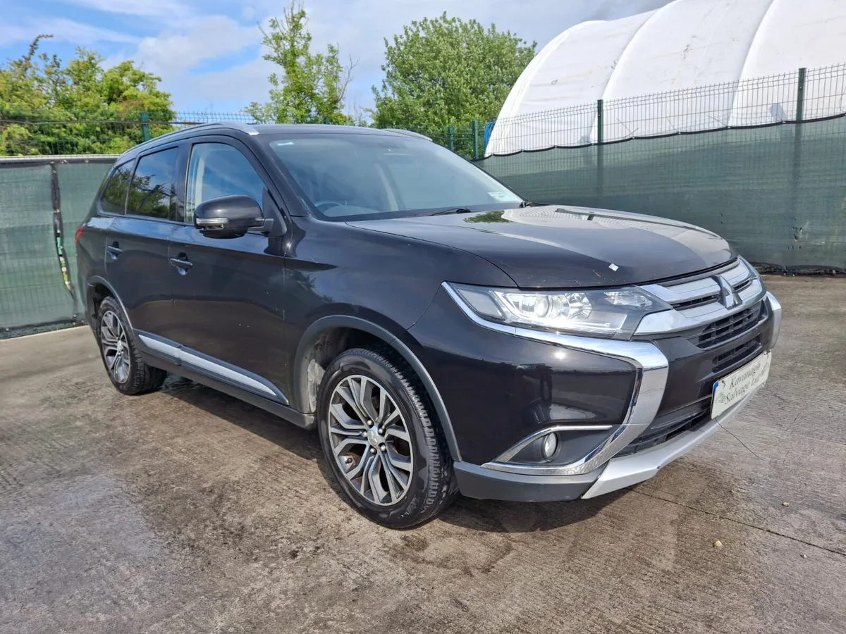 2016  Mitsubish Outlander Automatic 7 seater - Image 2