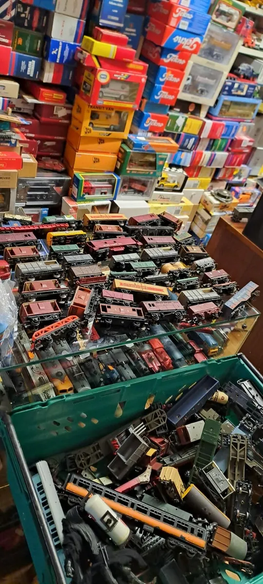 Hornby Lima Triang Wrenn OO Gauge Wagons - Image 1