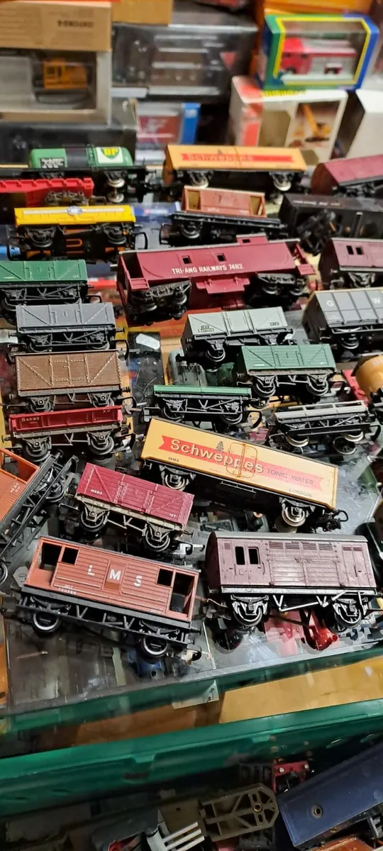 Hornby Lima Triang Wrenn OO Gauge Wagons - Image 3