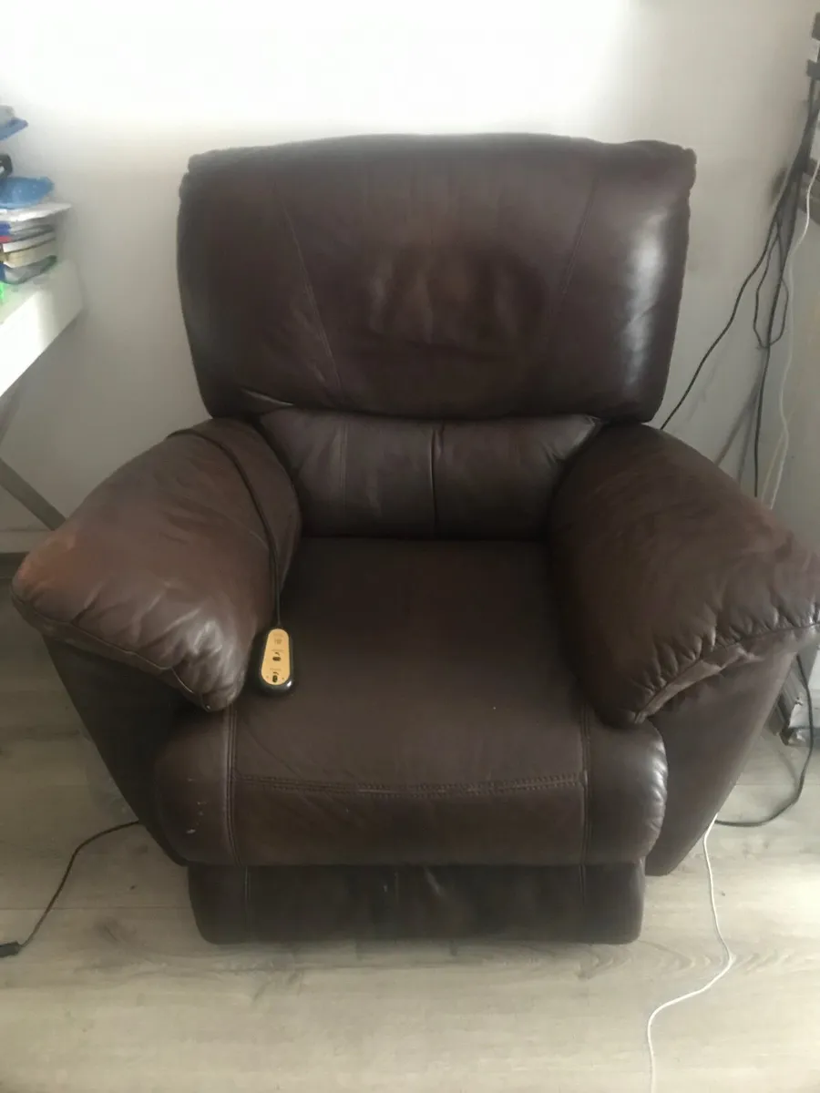 Brown leather Electric recliner - Image 1