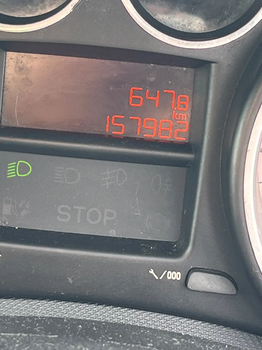 Peugeot 308 2008 - Image 1