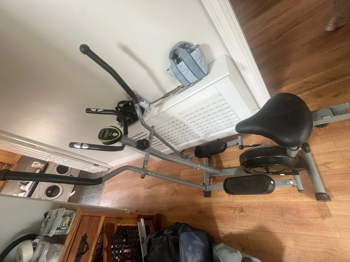 Cross trainer - Image 1