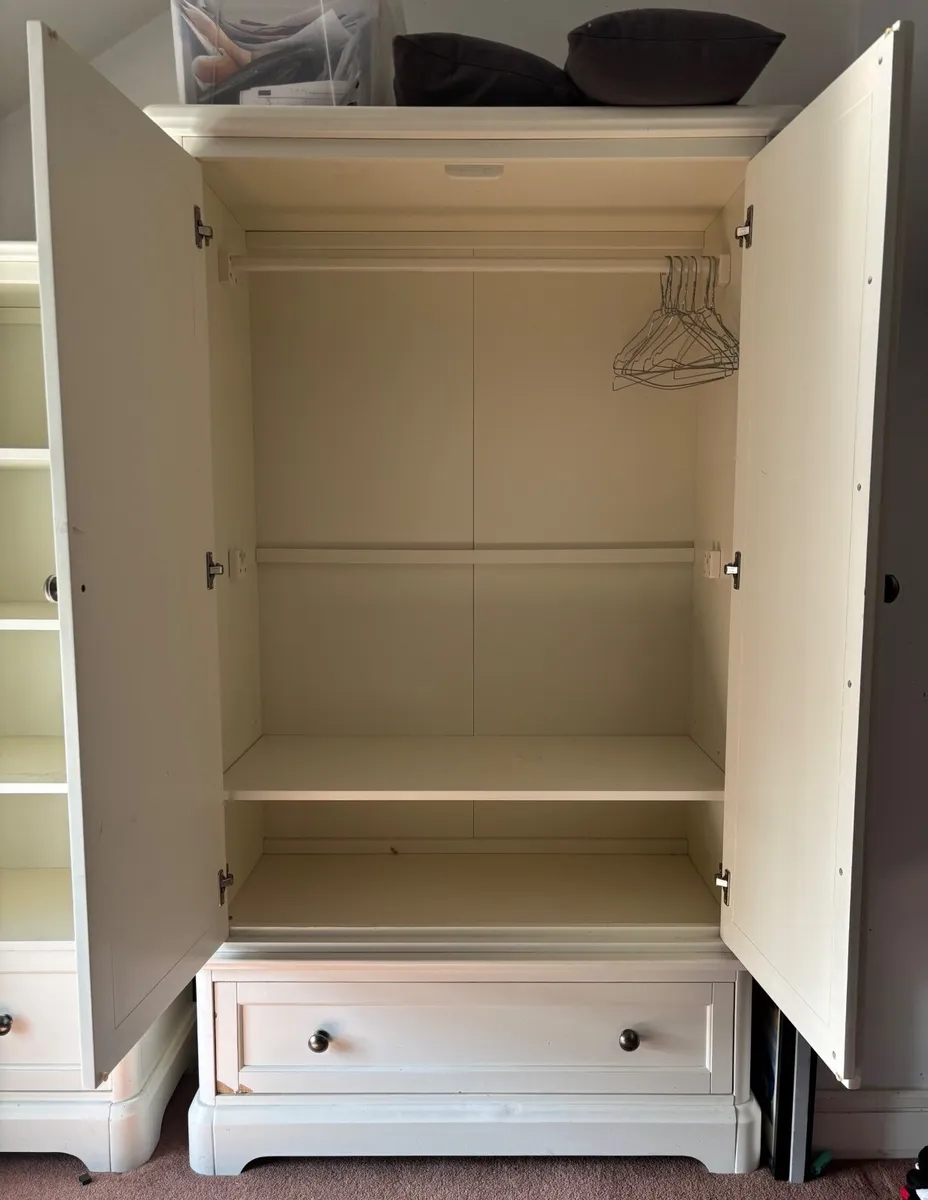 Wardrobe - Image 2