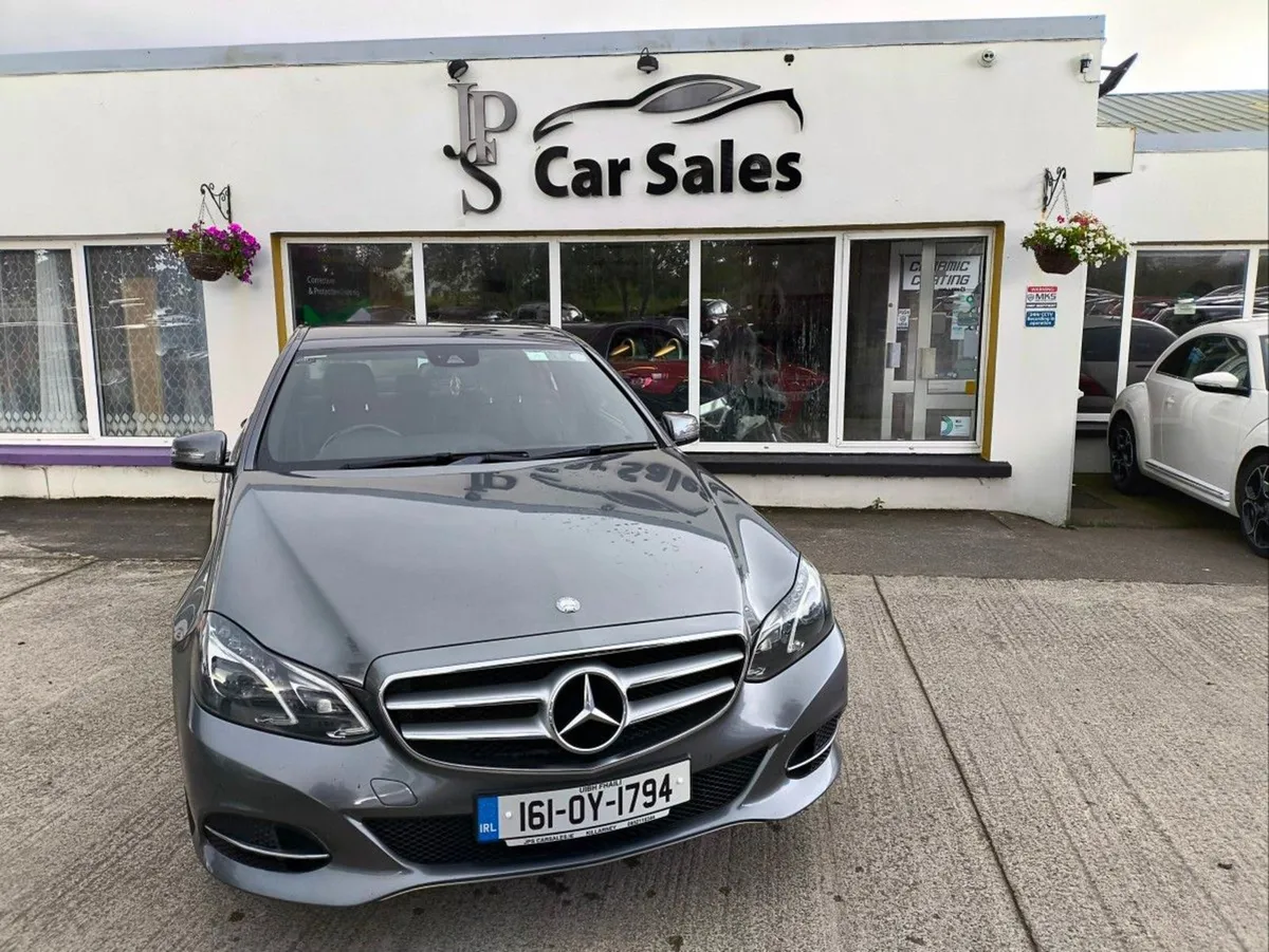 Mercedes-Benz E-Class E 200 Bluetec Classic A/T - Image 2