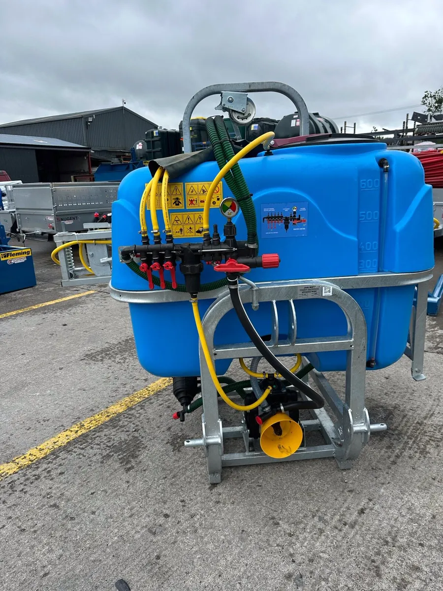 Jar Met 600 Litre Sprayer - Image 1