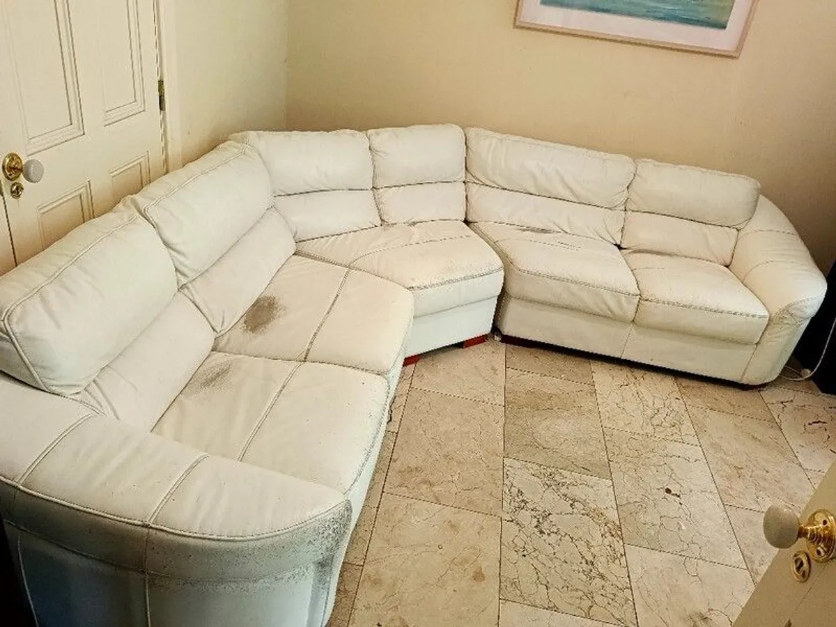 Free couch - Image 2