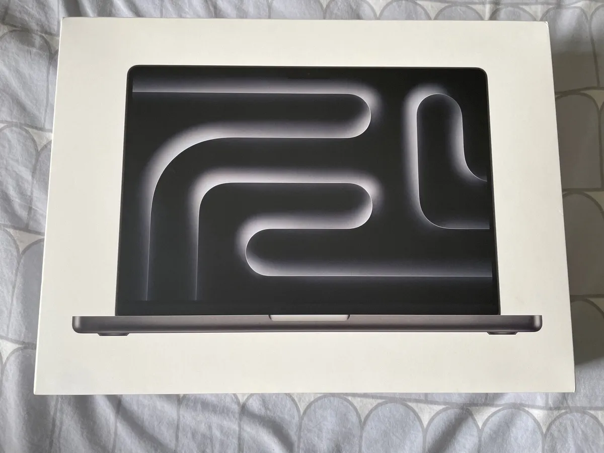 M4 MacBook Pro 1tb storage 16gb ram - Image 2