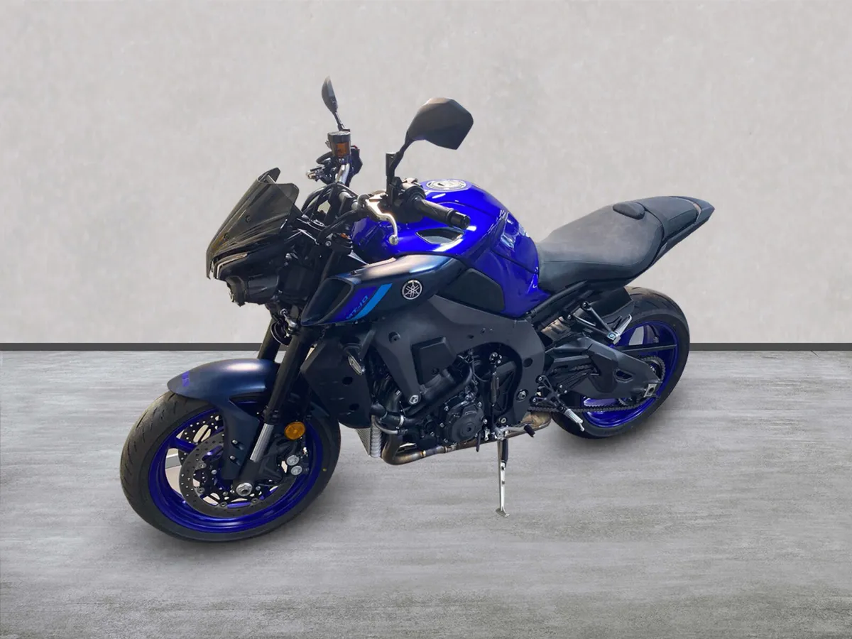 YAMAHA MT -10, May 25 Reg and 304 Miles - Image 4