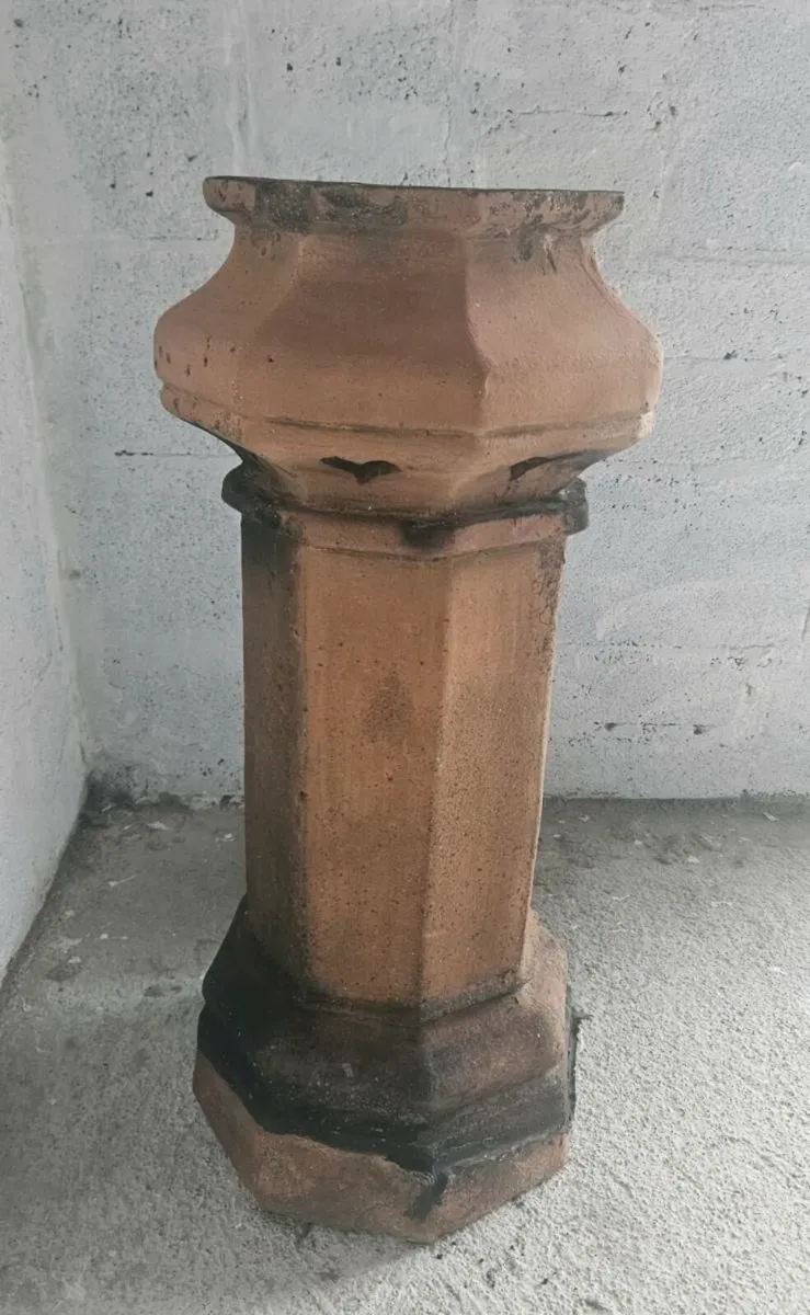 Octagonal Terracotta Chimney Pot - Image 1
