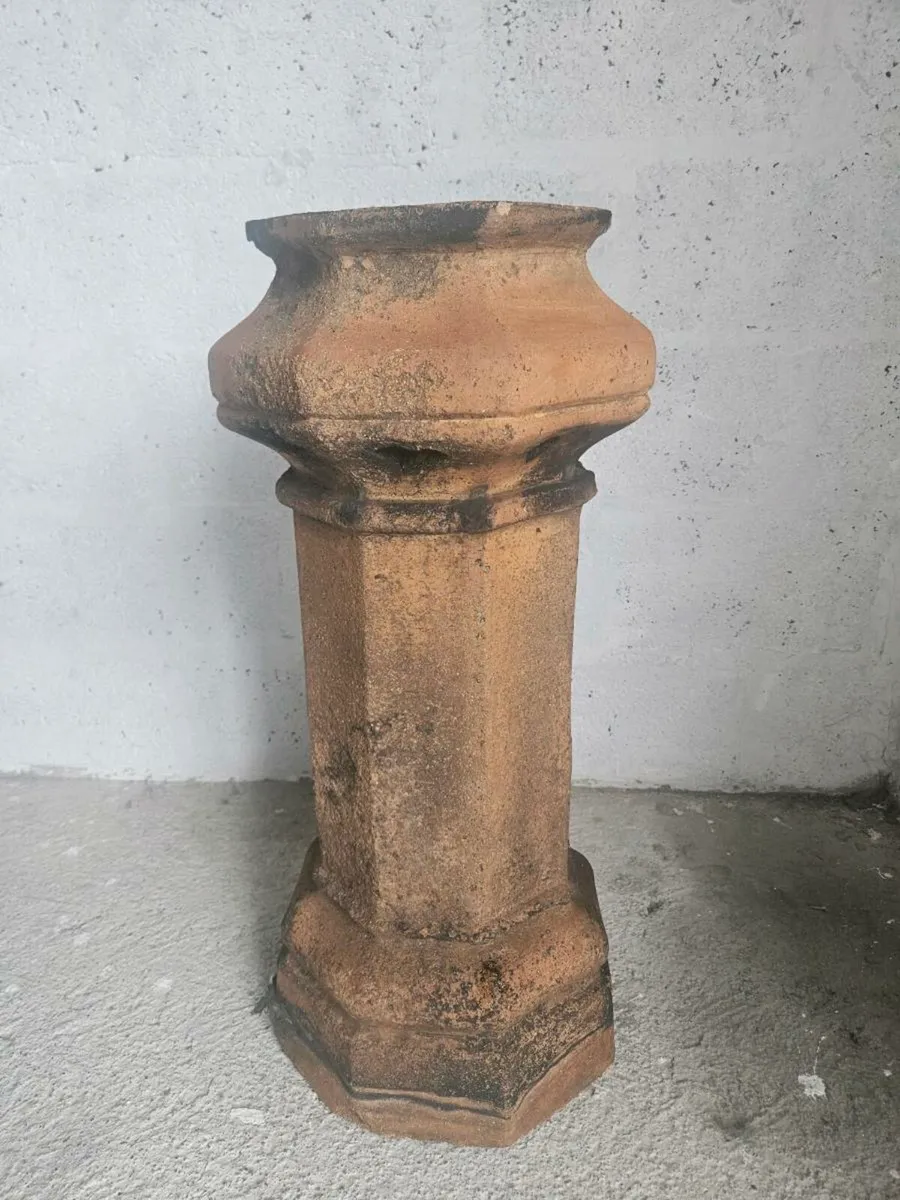 Octagonal Terracotta Chimney Pot - Image 4