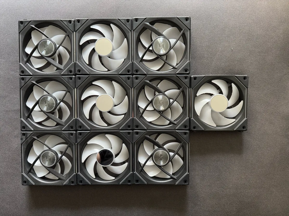 Lian Li O11 Dynamic EVO + 10x SL120 INF Uni Fan - Image 2