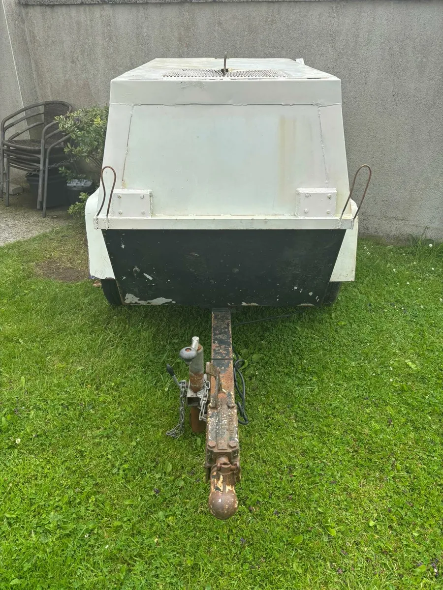 Deutz aircool compressor 2 cylinder - Image 1