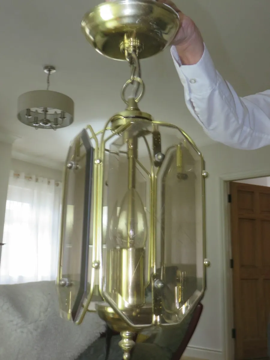 Lantern style ceiling light fitting - Image 1