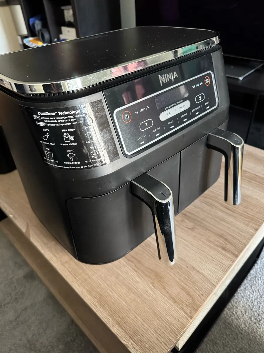 Ninja Foodi Dual Zone Air Fryer AF300UK (7.6L) - Image 1