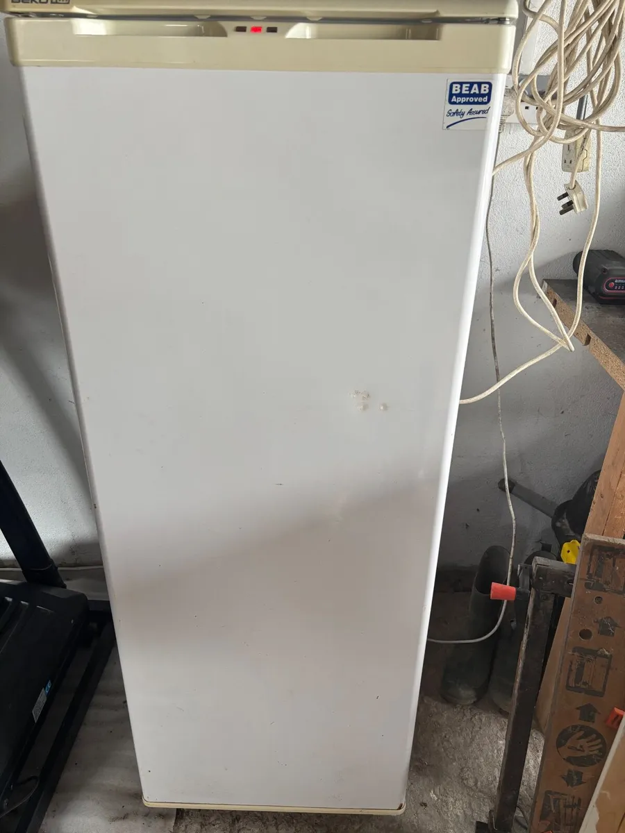 Upright freezer - Image 3