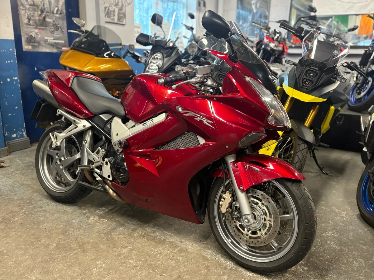 2008 Honda VFR800 - Image 3