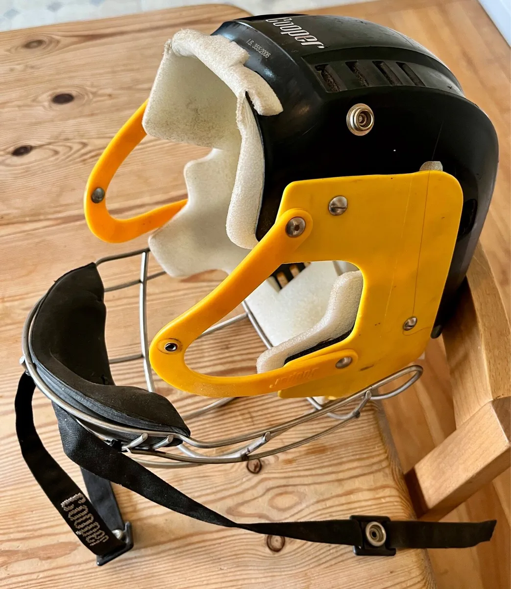Cooper SK109 Hurling Helmet - Image 4