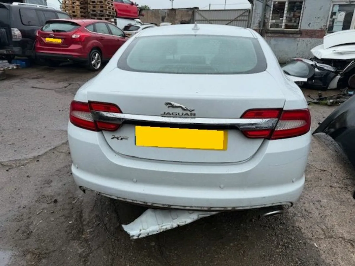 2015 JAGUAR XF 2.2L-D - Image 2