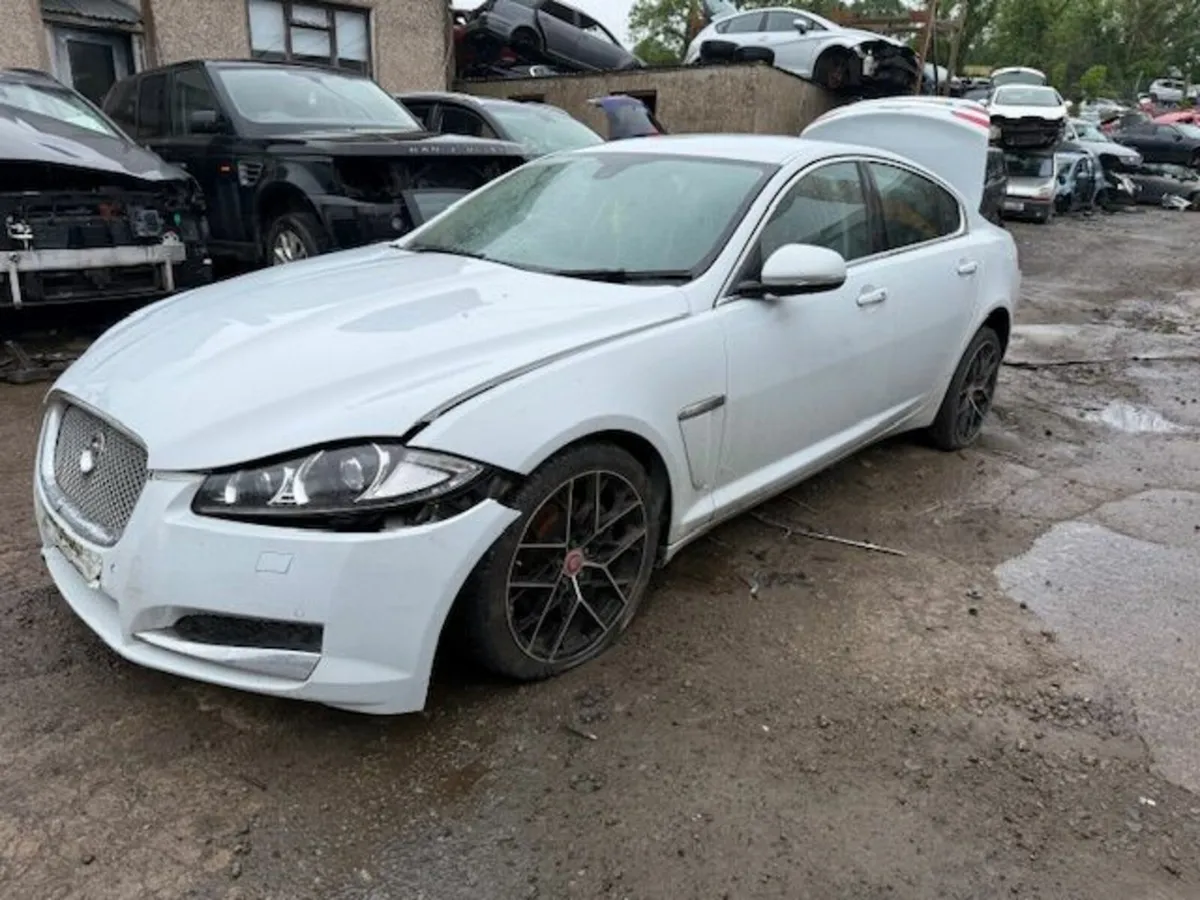 2015 JAGUAR XF 2.2L-D - Image 3